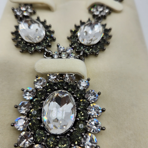 BREATHTAKING!!!! Amrita Singh Retired Necklace and Earrings Set!!! - Picture 4 of 8